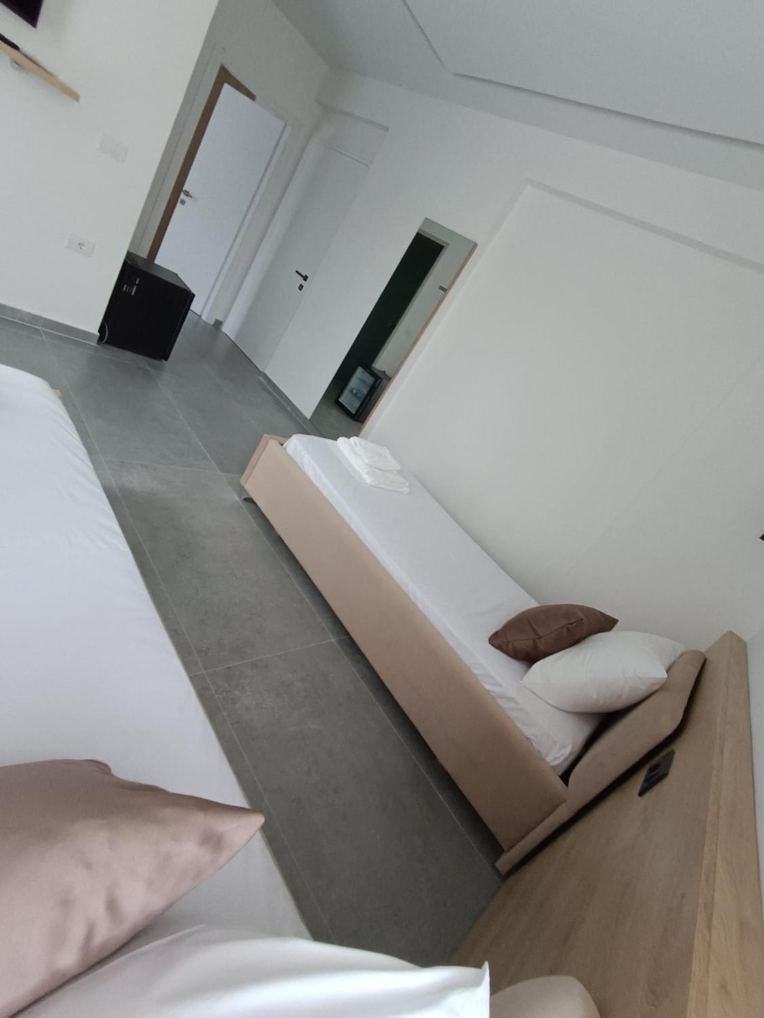 Sun George Bed & Breakfast Himare Luaran gambar