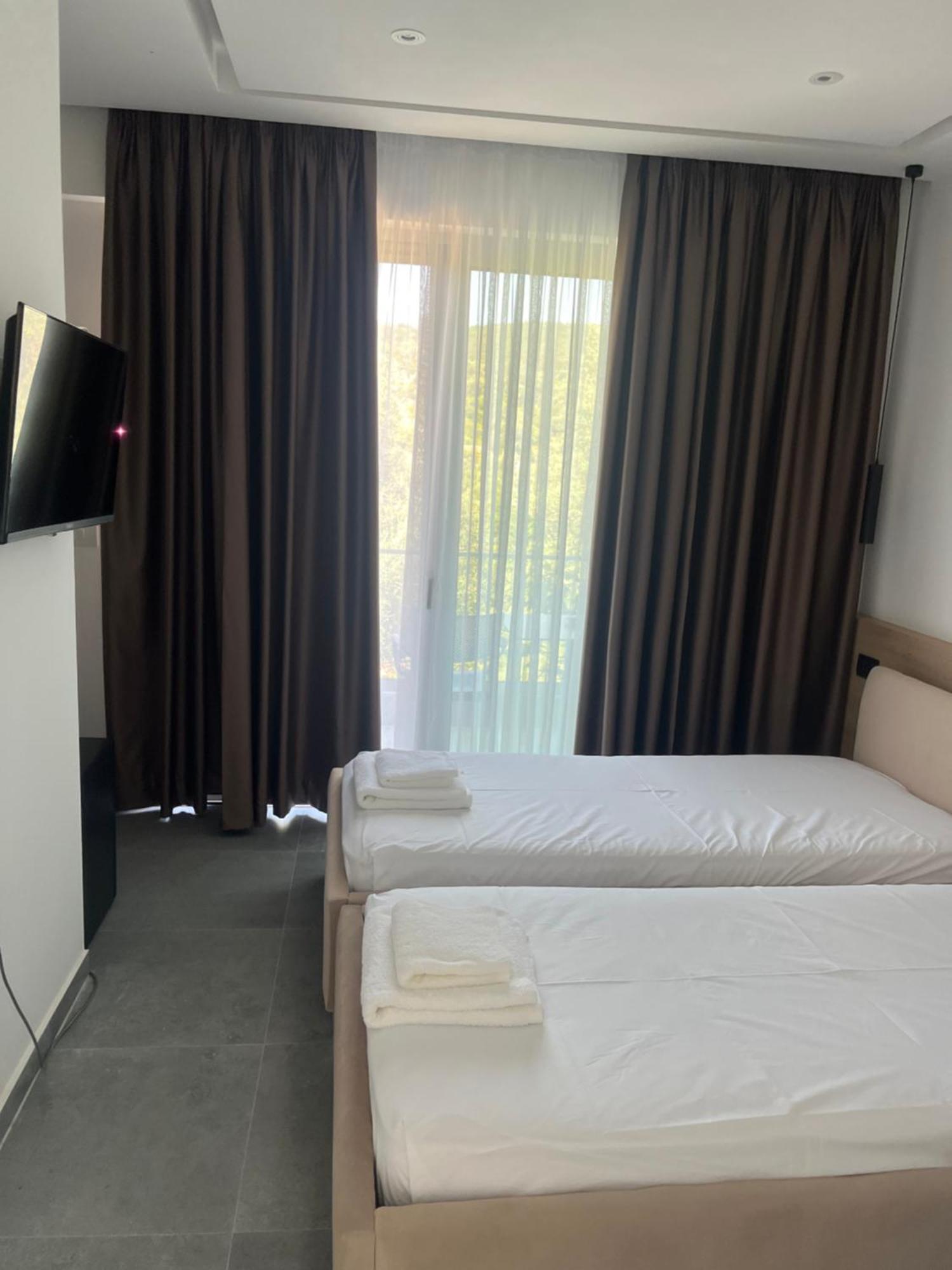 Sun George Bed & Breakfast Himare Luaran gambar
