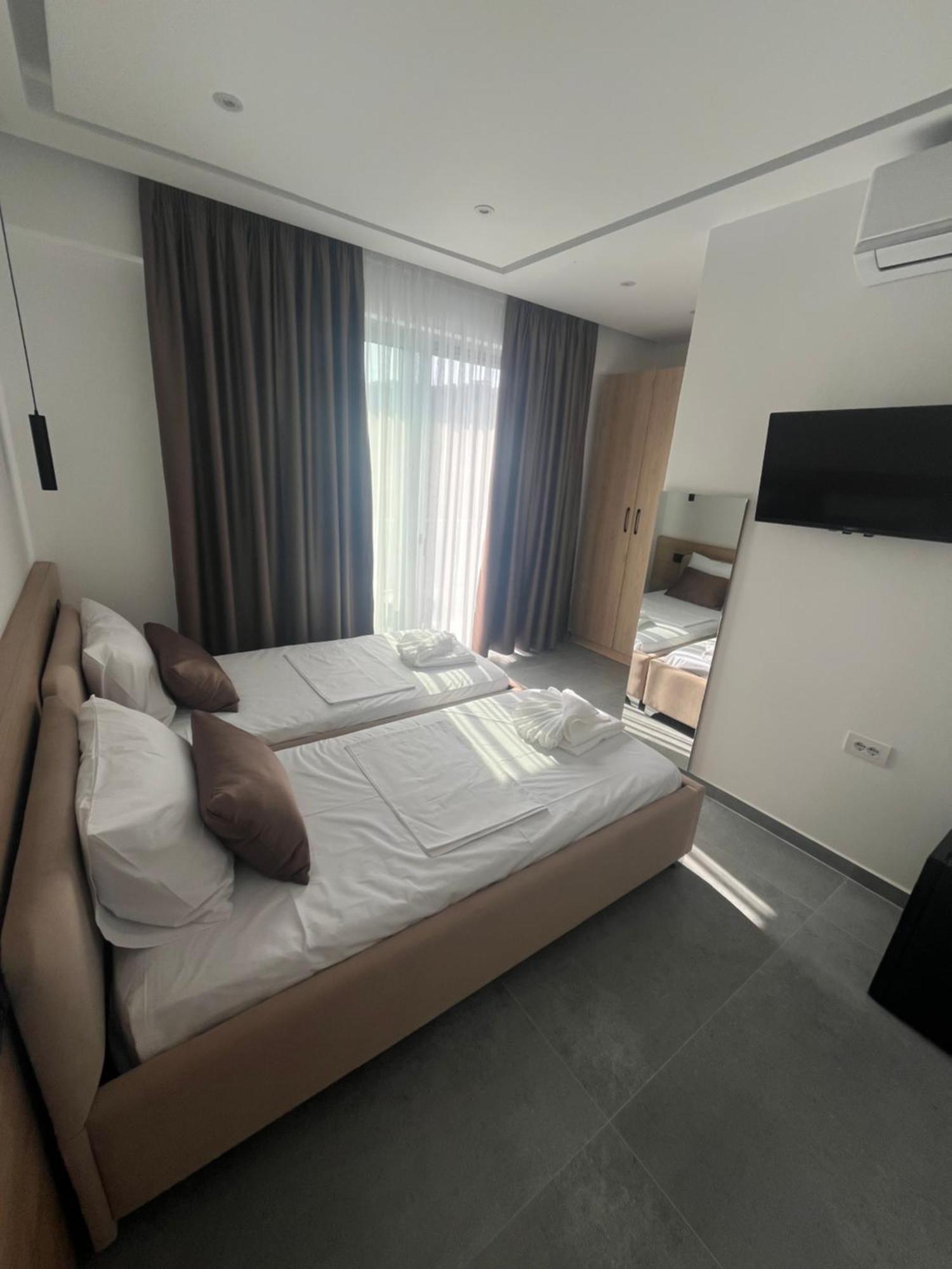 Sun George Bed & Breakfast Himare Luaran gambar